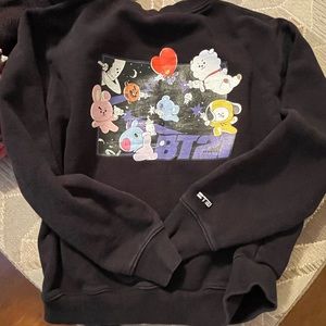 Bts21 sweater runs small
